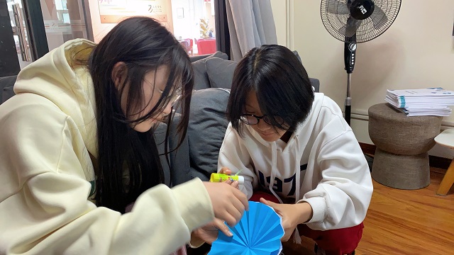 从折纸中体验趣味——三达书院全生异科导师活动