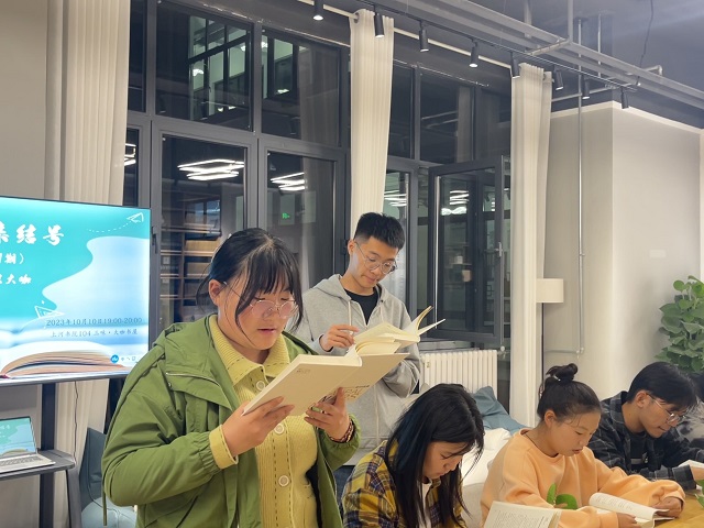 打破思维定势 做一个意识独醒的前行者——上河书院举办“大咖集结号”系列活动