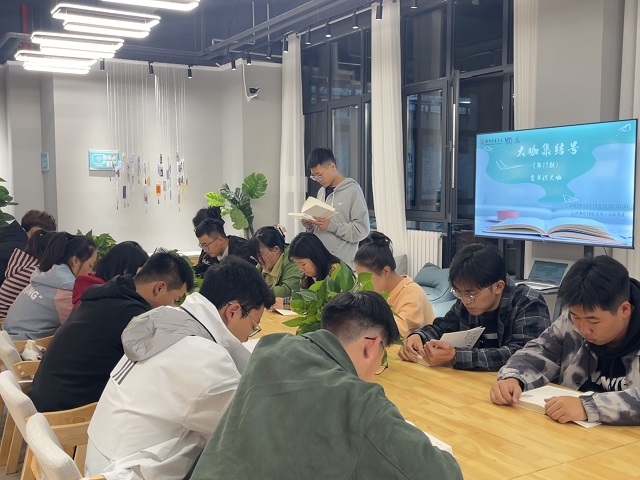 打破思维定势 做一个意识独醒的前行者——上河书院举办“大咖集结号”系列活动