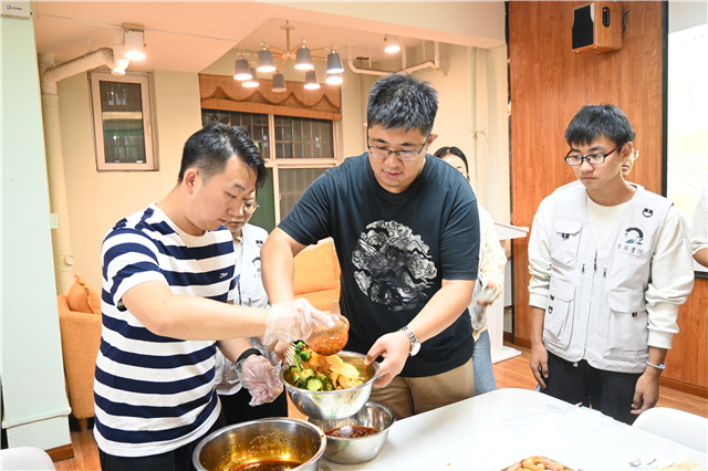 【书院传真】走进青藤 与爱意撞个满怀