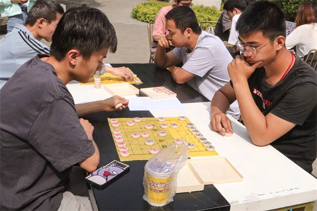 “牌”山倒海！——“棋”来参加第十届“信院杯”棋牌大赛