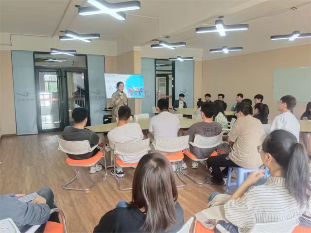 充“职”大学生活,我的职场不迷茫! ——职业责任与领导力·职场关系与职业生涯规划