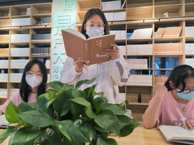 别样大咖 换个角度看马云——上河书院举办“大咖集结号”系列活动
