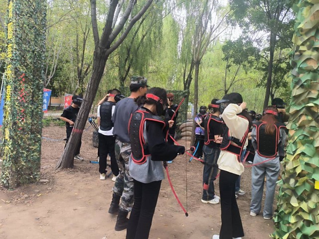 搭弓上弦乐飞杨 寓教于箭心神往——“团建不打烊”第19期