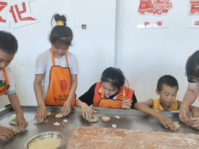 【三下乡】三下乡研学:观传统文化 做传统美食——杏花书院“三下乡”活动
