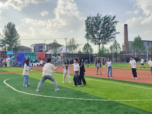 极限飞盘 完美配合 让快乐“起飞”——社区十九点行动