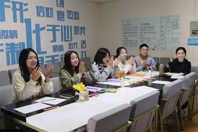 与压力和解 放飞心灵的“白鸽”——箕城书院举办第6期5K青年赋能计划:心理活动课之我的保护伞