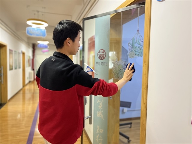 “擦”亮心境 让“劳动”的种子开花——“时尚·生活·家”劳动教育养成计划第11期:“擦”亮心情
