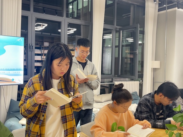 打破思维定势 做一个意识独醒的前行者——上河书院举办“大咖集结号”系列活动