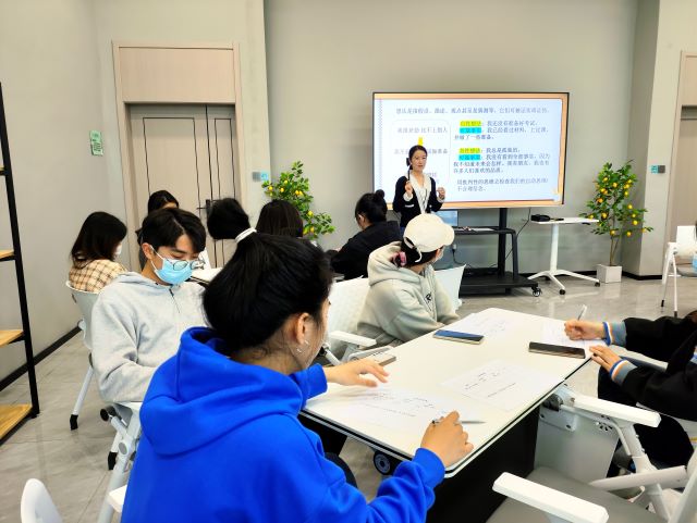 直击心灵 打破思维枷锁——上河书院举办“心灵绿码”系列活动