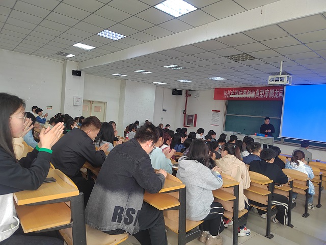 【1+1>2】学思路 明方向 ——三达联动大学生创业学院开展朋辈引领计划