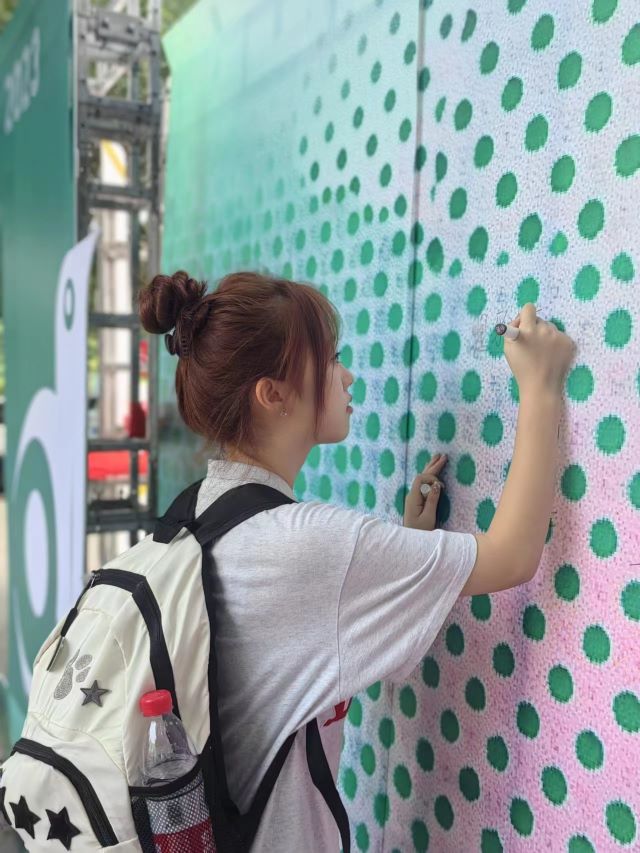【迎新纪实】采一段迎新寄语 不同角度的大学问候——2023年白燕书院迎新纪实访谈
